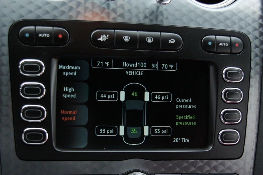 Детали интерьера Bentley Continental GT Speed 2007 года  (фото 21 из 86)
